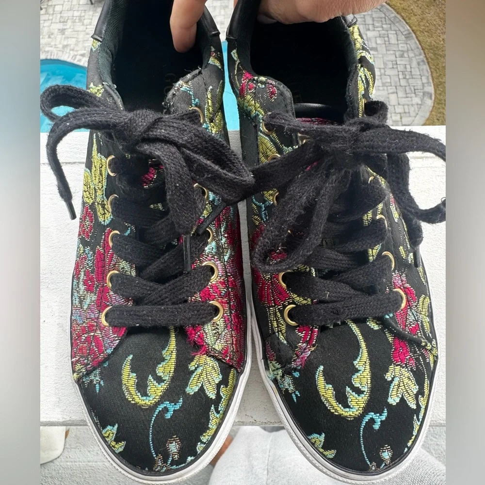 Guess Black Sneakers with Floral brocade Asian inspired Accents 8 - Picture 11 of 12